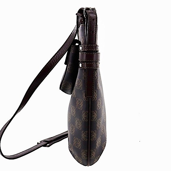 LOEWE Anagram Crossbody Messenger Bag with Matching Pouch On Front EUC Unisex - Picture 7 of 17